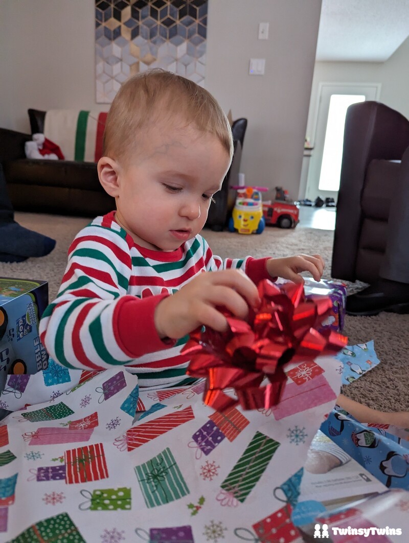 Gift Tag Toddler Christmas Present Bow Opening Parcel